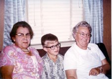 Aunt Edith, David & Mum - Summer 1971.jpg