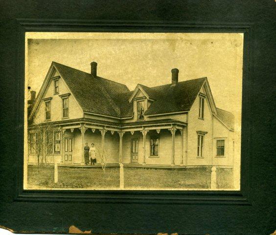 Moms photo album0002.jpg