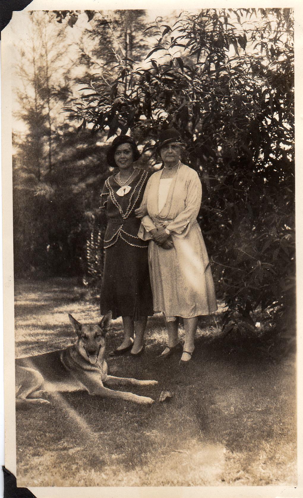 Muriel Longfield-Smith and Florence Wyndham (Mann) Gittens