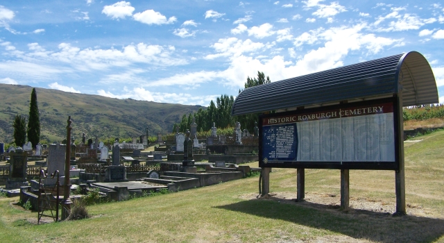 Roxburgh Cemetery content.jpg