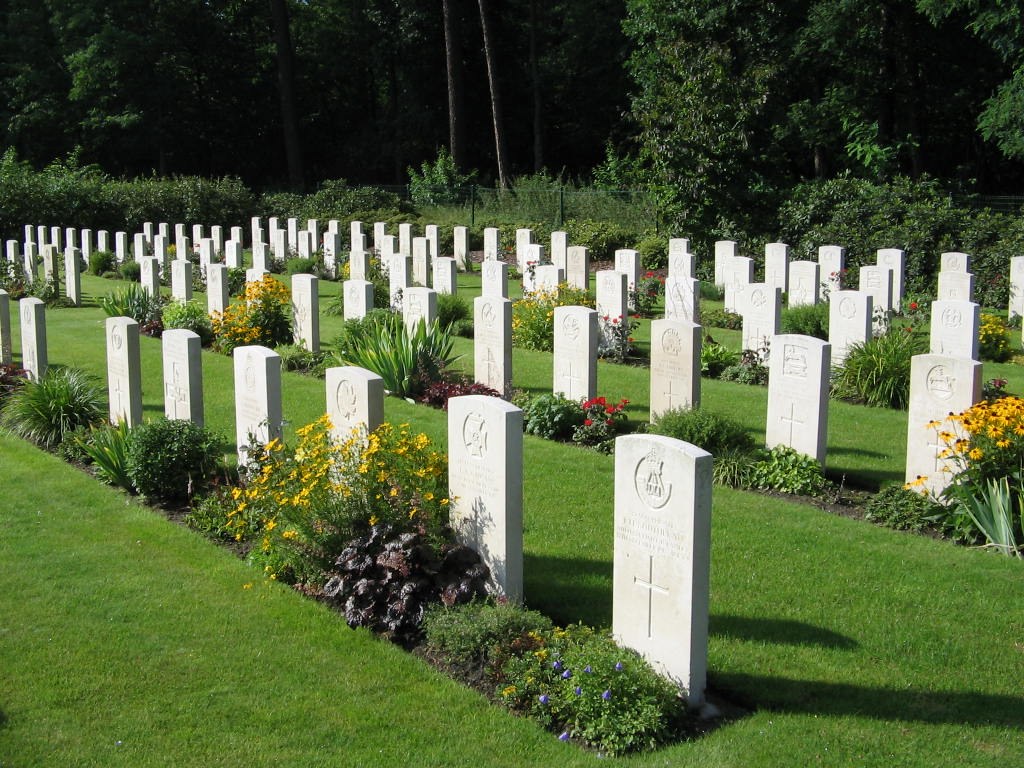 berlin-south-western cemetery.jpg